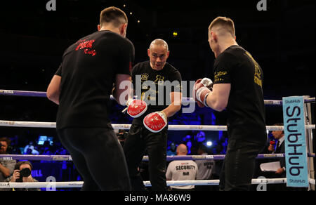 03-28-2018, St Davids Hall, Cardiff. Ryan Burnett und Josh Kelly während des Trainings Pubic der Anthony Josua V Joseph Parker Unified Stockfoto