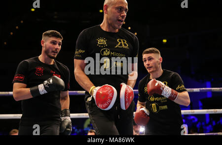 03-28-2018, St Davids Hall, Cardiff. Ryan Burnett und Josh Kelly während des Trainings Pubic der Anthony Josua V Joseph Parker Unified Stockfoto