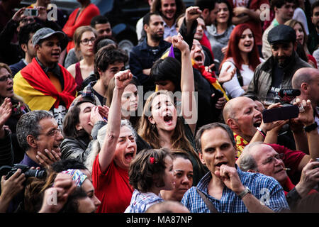 Brüssel, Belgien, 3. Juni 2014: Spanische Gemeinschaft in Belgien gegen die spanische Monarchie protestieren Stockfoto