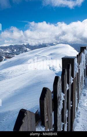 Abetone Italien - iced Zaun und Snow Mountain Stockfoto