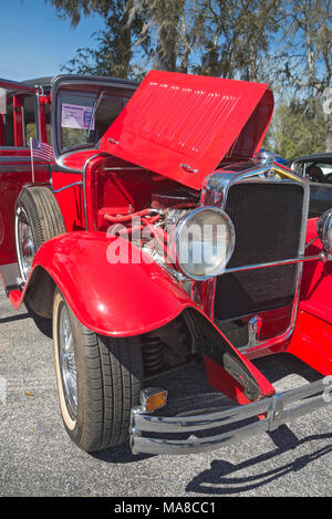 Auto Show in Ft. Weiß, Florida. Angepasste 1930 Studebaker Erskine mit 327 Kubikzoll Motor.. Stockfoto