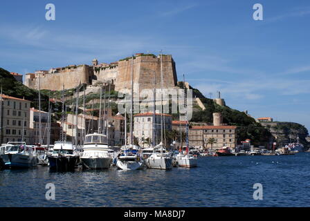 Bonifacio Hafen und Zitadelle, Bonifacio, Korsika, Frankreich Stockfoto