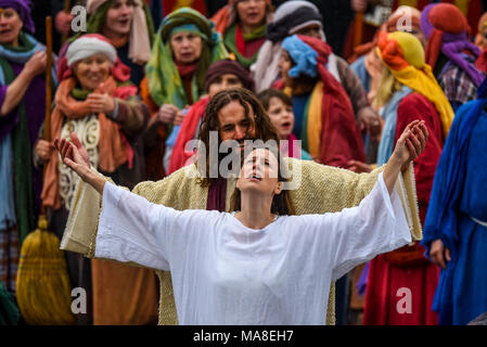 Wintershall CIO porträtiert die Passion und die Auferstehung von Jesus Christus über den Trafalgar Square als Bühne. Christus ist von James Burke-Dunsmore gespielt Stockfoto