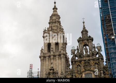 Kathedrale von Santiago de Compostela aus gesehen Praza do Obradoiro während der Rekonstruktion Stockfoto