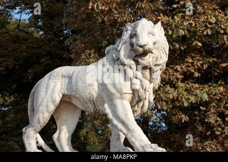 Lion Skulptur an der Jardin du Luxembourg in Paris. Frankreich Stockfoto