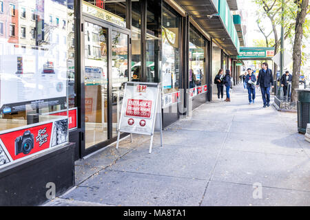 New York City, USA - 30. Oktober 2017: BH B&H Photo Video Audio Equipment berühmten Store in New York City Manhattan Stockfoto