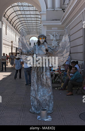 Silver Street Artist am Merida Street Festival am Sonntag, vor dem Durchgang von der Revolution, Merida, Mexiko Stockfoto