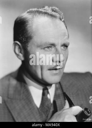 Charles Ruggles, Kopf und Schultern Werbung Portrait mit Rohr, Paramount Pictures, 1933 Stockfoto