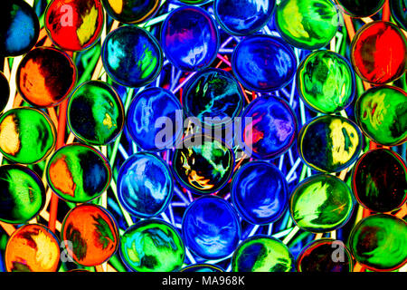 Bunte runde Glas Nuggets/Kiesel Stockfoto