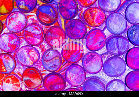 Bunte runde Glas Nuggets/Kiesel Stockfoto