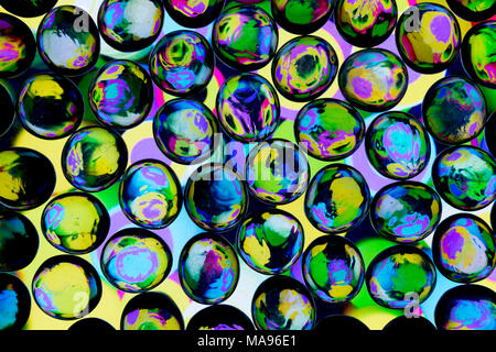 Bunte runde Glas Nuggets/Kiesel Stockfoto