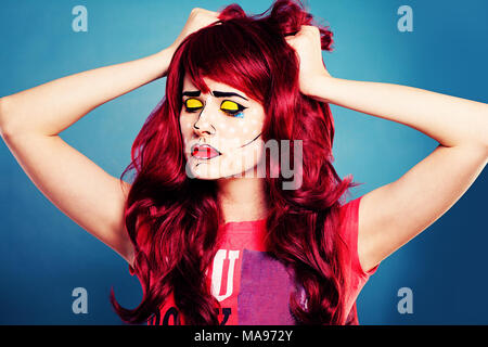 Traurige Frau mit komischen Pop Art Make-up Stockfoto