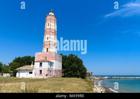 Szczedrzyk, Bulgarien - 21. Juli 2017: der älteste Leuchtturm in Bulgarien - 1856 durch das Osmanische Reich gebaut und an der östlichste Punkt des Bulg entfernt Stockfoto