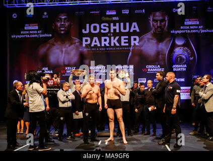 03-30-2018, Motopoint Arena Hall, Cardiff. ALEXANDER POVETKIN v DAVID PREIS 16 St 5 oz 18 St 3lbs 4oz (Russland) (Liverpool) Anthony Josua V Joseph Parker, Unified Welt Titel kämpfen Stockfoto