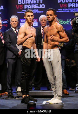 03-30-2018, Motopoint Arena Hall, Cardiff. RYAN BURNETT v YONFREZ PAREJO 8 st 5 lbs 227 g 8 st 5 lbs (Belfast) (Venezuela) Anthony Josua V Joseph Parker, Unified Welt Titel kämpfen Stockfoto