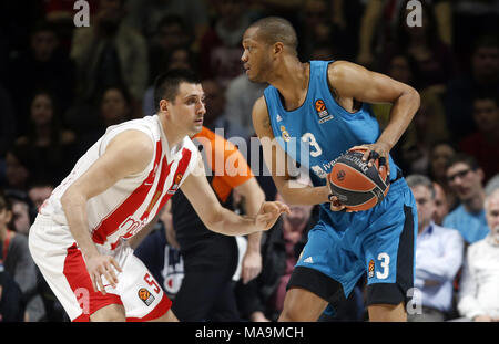 Belgrad. 30 Mär, 2018. Von Real Madrid Antony Randolph (R) Mias mit Crvena Zvezda Milko Bjelica während der Euroleague basketball Match zwischen Crvena Zvezda und Real Madrid in Belgrad, Serbien am 30. März 2018. Real Madrid gewann 82-79. Credit: Predrag Milosavljevic/Xinhua/Alamy leben Nachrichten Stockfoto