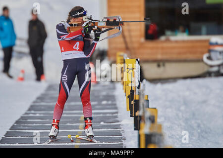 Lenzerheide, Schweiz, 31. März 2018. Lea Meier beim Sprint der Frauen Konkurrenz an den Schweizer Meisterschaften Biathlon Stockfoto