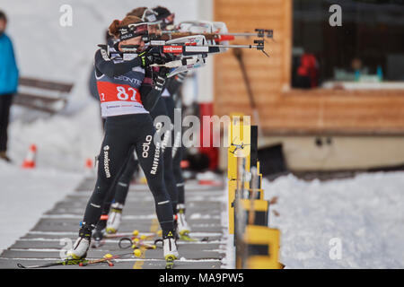 Lenzerheide, Schweiz, 31. März 2018. Susi Meinen beim Sprint der Frauen Konkurrenz an den Schweizer Meisterschaften Biathlon Stockfoto