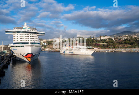 Aidaprima angedockt im Hafen von Funchal Madiera Stockfoto