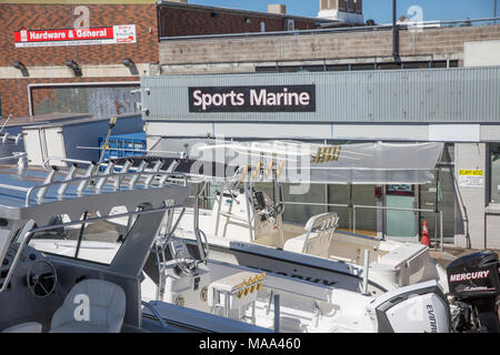 Power Motor Boote zum Verkauf an eine Werft in Sydney, Australien Stockfoto