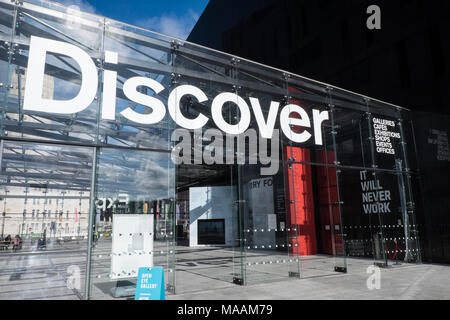 Open Eye Gallery, RIBA, Norden, Architektur, Ausstellung, Raum, Mann, Insel, Liverpool, Merseyside, England, Englisch, Großbritannien, Großbritannien, Großbritannien, England, GB, Europa, Stockfoto