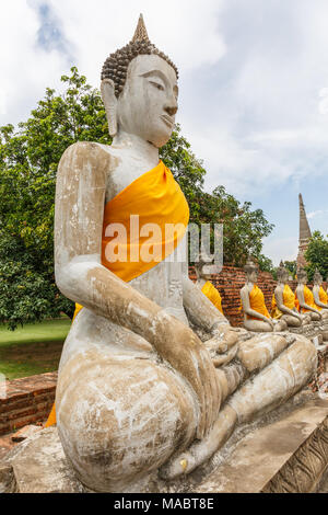 Buddha Statuen in Ayutthaya, Thailand. Im Jahre 1767 wurde die Stadt durch die birmanische Armee zerstört. Die Ruinen sind in Ayutthaya Historical Park, die erhalten Stockfoto