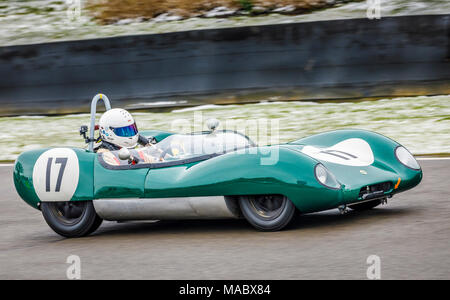 1959 Lotus-Climax 17 mit Fahrer Ian Dalglish während der salvadori Cup Rennen in Goodwood 76th Mitgliederversammlung, Sussex, UK. Stockfoto