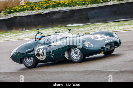 1959 Lister-Jaguar' Costin" mit Fahrer David Hart während der salvadori Cup Rennen in Goodwood 76th Mitgliederversammlung, Sussex, UK. Stockfoto