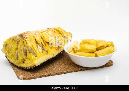 Cut Jackfruit (artocarpus Heterophyllus) und jackfruit Hülsen Stockfoto