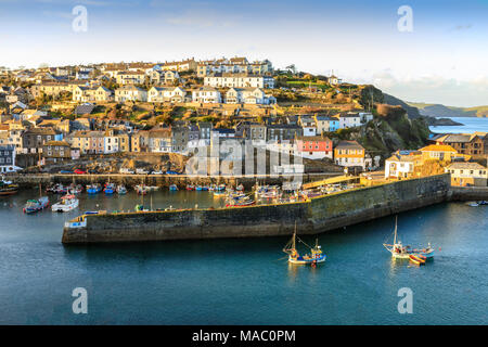 Mevagissey Hafen im Abendlicht Stockfoto