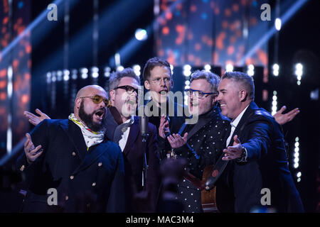 Die Barenaked Ladies mit Steven Page eingesetzt in die Canadian Music Hall of Fame im Jahr 2018 Juno Awards in Vancouver. Bobby Singh/@fohphoto Stockfoto