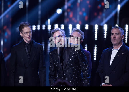 Die Barenaked Ladies mit Steven Page eingesetzt in die Canadian Music Hall of Fame im Jahr 2018 Juno Awards in Vancouver. Bobby Singh/@fohphoto Stockfoto