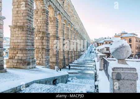 Alte römische Aquädukt in Segovia Spanien Stockfoto