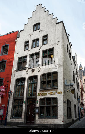 Blick auf salzgasse Straße im Zentrum der Stadt Köln. Köln ist vierte besiedelten Stadt in Deutschland. Stockfoto