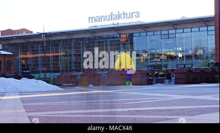 Samstag, Februar 24, 2018 Innenhof der Manufaktura, einem Arts Center, Shopping Mall, und Freizeitaktivitäten sowie wichtigen Touristenattraktionen der Stadt. Stockfoto