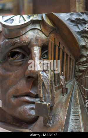 Details der Bronzestatue "Der Treffpunkt" von Paul Tag am St. Pancras Stockfoto