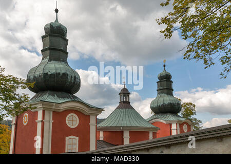 Untere Kirche der barocken Kalvarienberg in Banska Stiavnica, Slowakei. Es war 1744 - 1751. Stockfoto