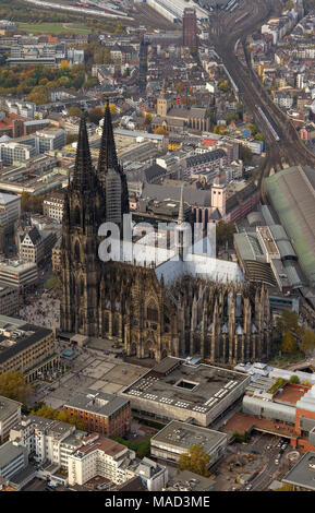 Luftaufnahme, der Kölner Dom, Dom St. Peter, Weltkulturerbe der UNESCO, die Kathedrale des Erzbistums Köln, Dome, Gothic, Neo-Go Stockfoto