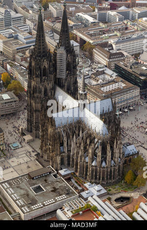 Luftaufnahme, der Kölner Dom, Dom St. Peter, Weltkulturerbe der UNESCO, die Kathedrale des Erzbistums Köln, Dome, Gothic, Neo-Go Stockfoto