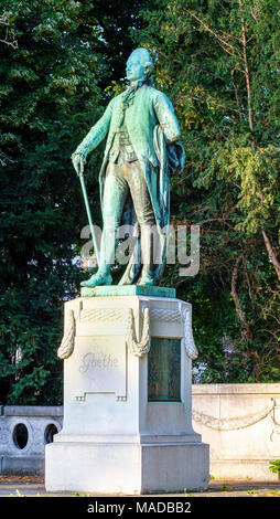 Straßburg, Johann Wolfgang Goethe Statue des Bildhauers Ernst Waegener 1904, Neustadt, Elsass, Frankreich, Europa, Stockfoto