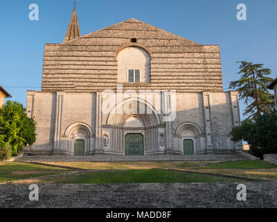 Mittelalterliche Kirche San Fortunato, Todi, Perugia, Umbrien, Italien: Fassade Stockfoto