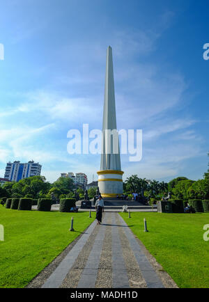 Yangon, Myanmar - 16.Oktober 2015. Anzeigen von Maha Bandula Park mit Independence Monument in Yangon, Myanmar. Stockfoto