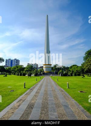 Yangon, Myanmar - 16.Oktober 2015. Anzeigen von Maha Bandula Park mit Independence Monument in Yangon, Myanmar. Stockfoto