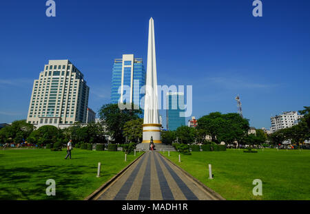 Yangon, Myanmar - 16.Oktober 2015. Anzeigen von Maha Bandula Park mit Independence Monument in Yangon (Rangun), Myanmar. Stockfoto