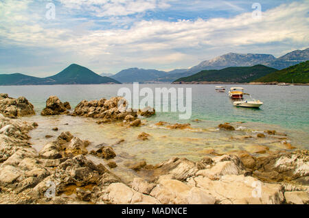 Blick auf den Eingang zur Bucht von Kotor, Bucht von Kotor, von mamula Insel, Montenegro, Europa. Stockfoto