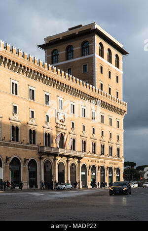 Die Assicurazioni Generali Palace, Piazza Venezia, Rom, Italien. Stockfoto