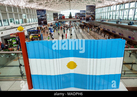 Buenos Aires Argentinien,Ministro Pistarini International Airport Ezeiza EZE,Terminal Gate,innen,Flagge,Lego unter neuem Baustellengebäude Stockfoto