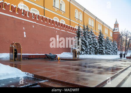 Moskau, Russland, 01. Februar 2018: Wachablösung am Grab des Unbekannten Soldaten in der Nähe der Kremlmauer Stockfoto