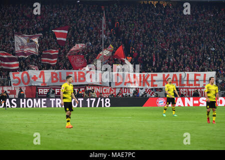 Muenchen, Deutschland. 31 Mär, 2018. Bayern Fans, Fussballfans - Transparente, Banner, '50 1 bleibt, Danke Kalle!" Fussball 1. Bundesliga. 28, Spieltag, Spieltag 28, FC Bayern München (M) - Borussia Dortmund (DO) 6-0, am 31.03.2018 in München/Deutschland, A L L I A N Z A R E N A | Verwendung der weltweiten Kredit: dpa/Alamy Leben Nachrichten Quelle: dpa Picture alliance/Alamy leben Nachrichten Stockfoto