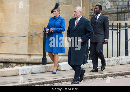 Windsor, Großbritannien. Der 1. April 2018. Prinz Andrew, der Herzog von York, kommt der Ostersonntag Service in der St. George's Chapel in Windsor Castle neben Zara Tindall zu besuchen. Credit: Mark Kerrison/Alamy leben Nachrichten Stockfoto